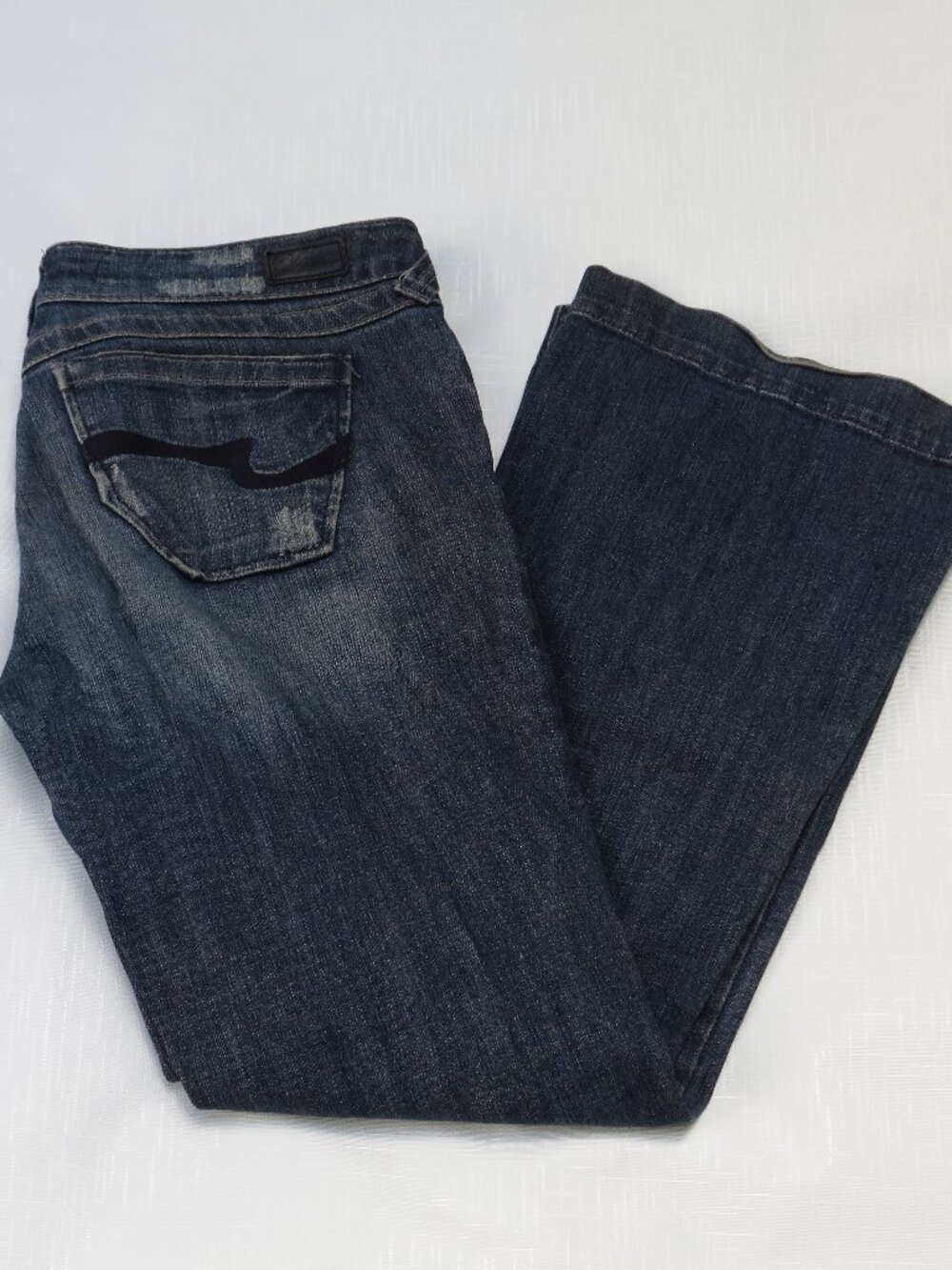 Refuge Spring Jeans • Mid‑Rise Bootcut Denim • 29” Inseam • Y2K Vintage Faded